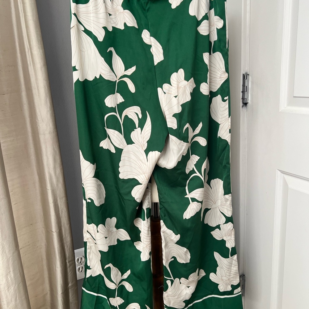 H&M Green Pants with White Leaf Pattern - Picture 6 of 12